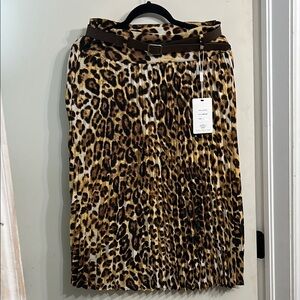 Leopard Print Pleated Skirt with Belt